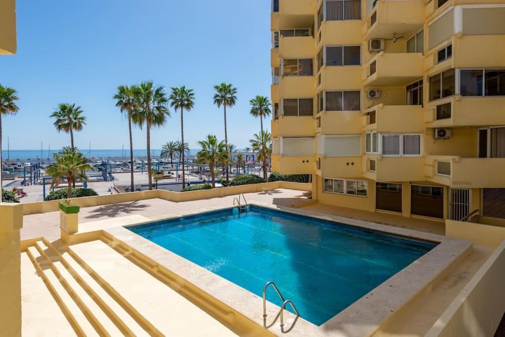 Apartment En Front De *